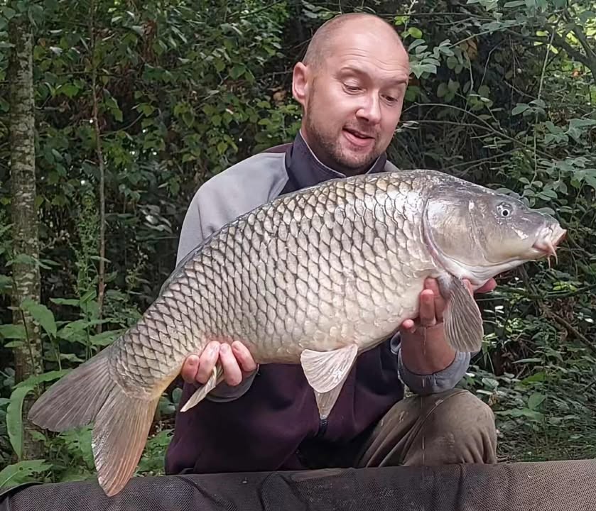 Paul with a carp caught at Alderwood Fishery