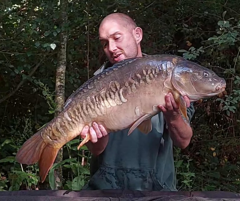 Paul with a carp caught at Alderwood Fishery